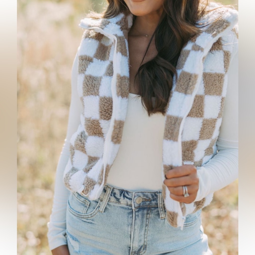 Checkered Sherpa Vest - Taupe
